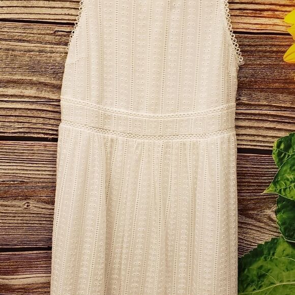 Q & A Maternity white dress 👗 size Medium NWT - Picture 2 of 11